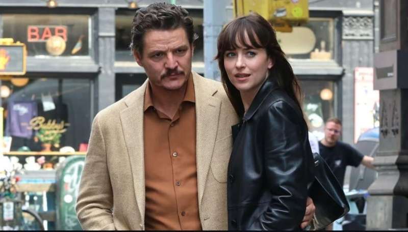 Imagen de Pedro Pascal y Dakota Johnson del filme "Materialistas"