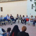 Imagen de una asamblea de Orriols en Lucha. / EPDA