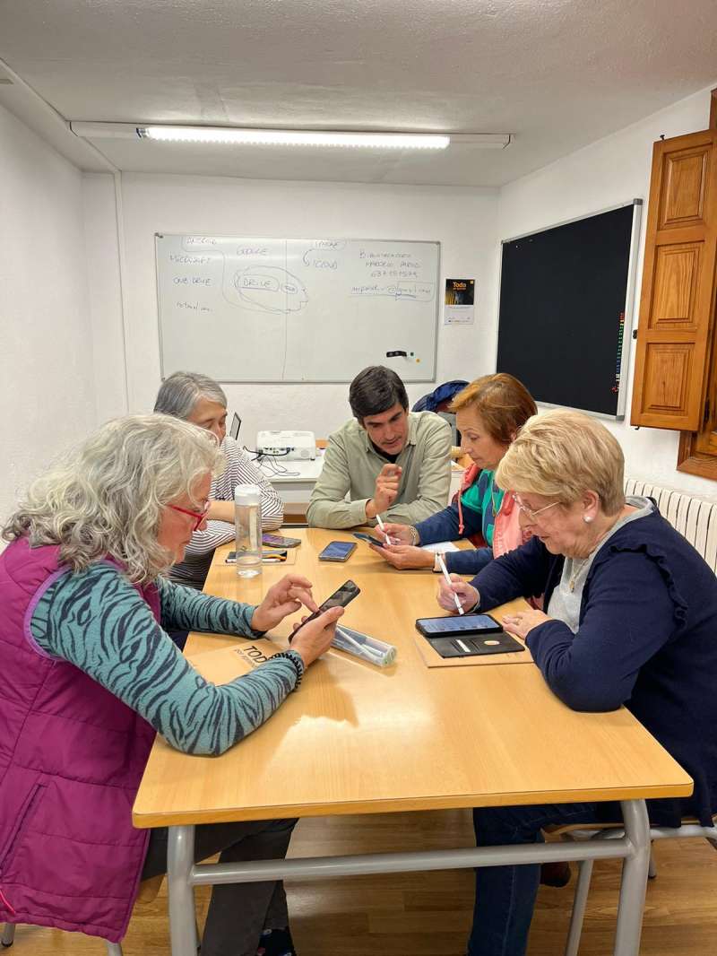 Taller de formació digital de les dones de Morella. / EPDA