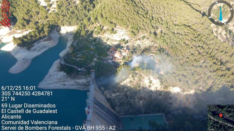 Vista aérea de la zona afectada por el incendio. GVA Vista aérea de la zona afectada por el incendio. GVA