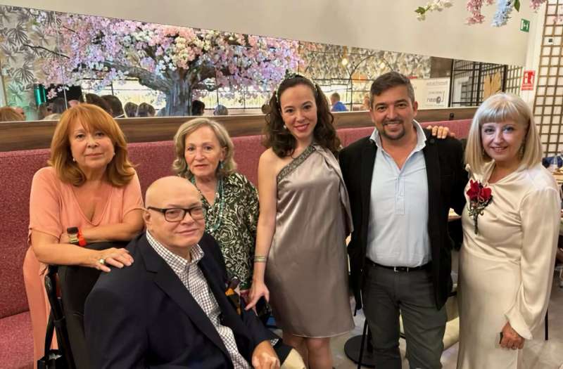 El expresidente de Archival, José Luis Lliso, junto al director y fundador de El Periódico de Aquí, Pere Valenciano, en una entrega del premio artístico Valencia Ciudad del Grial 2023./EPDA
