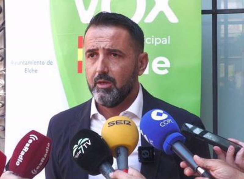 El concejal de Vox en el Ayuntamiento de Elche Samuel Ruiz, en una imagen compartida en redes por su partido. Foto: Vox Elche
