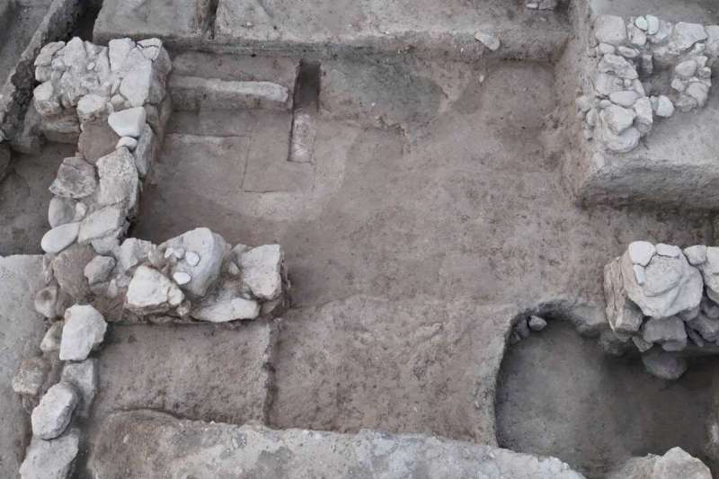 Puerta ibérica hallada en el yacimiento de La Alcudia./Universidad de Alicante