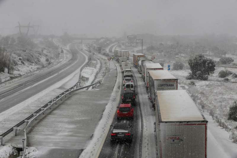 Imagen de archivo de una carretera con nieve. /EPDA