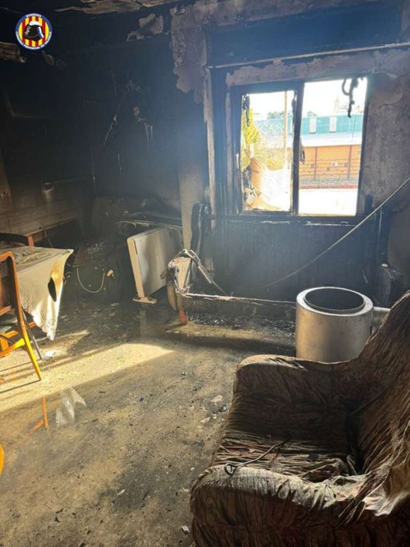 Imágenes de la vivienda cedidas por los bomberos. / EPDA