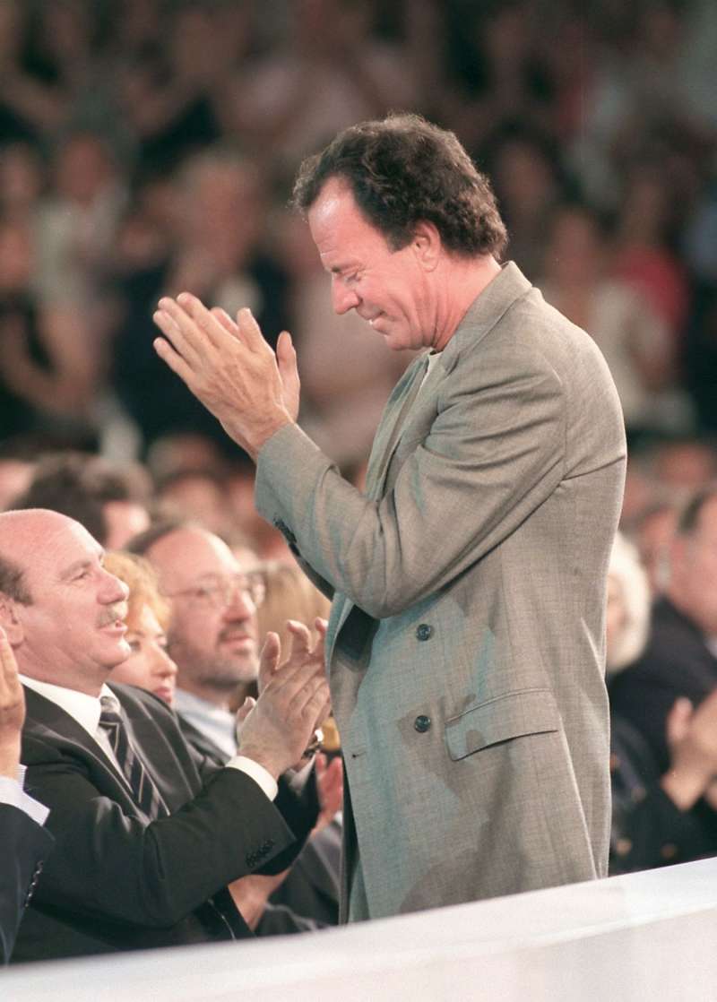 XXX Festival de la Canción de Benidorm en el que estuvo presente Julio Iglesias. Archivo/EFE
