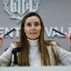 La edil de Vox en el Ayuntamiento de Valencia Cecilia Herrero, durante su rueda de prensa. EFE/Biel Aliño

