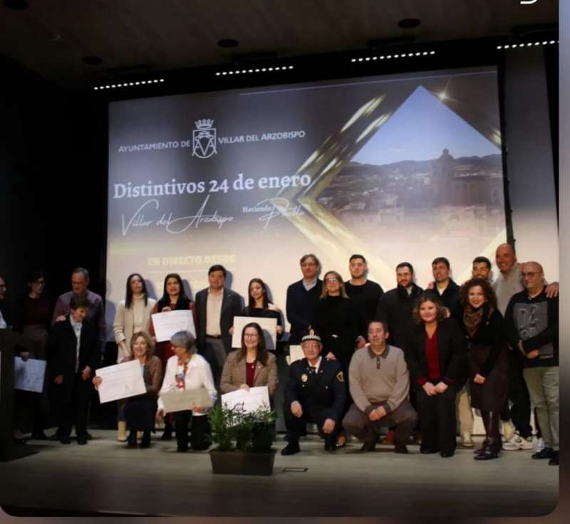 Foto de familia de los premiados /EPDA