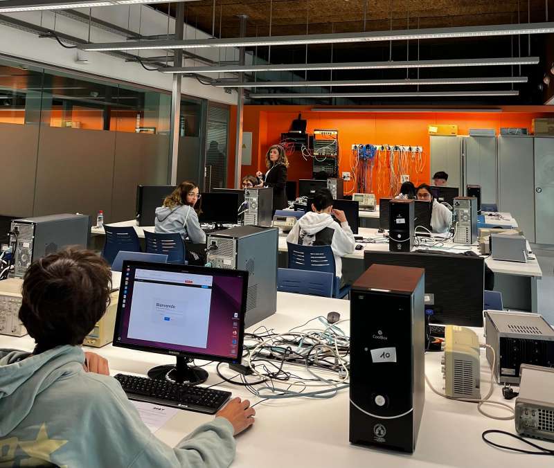 Con esta iniciativa, la ETSE-UV refuerza su compromiso con la detección y el impulso del talento joven. /EPDA