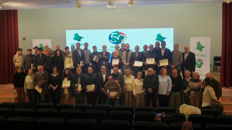 Foto de familia del 50 aniversario de la Mancomunidad Alto Turia. /J.C. Foto de familia del 50 aniversario de la Mancomunidad Alto Turia. /J.C.