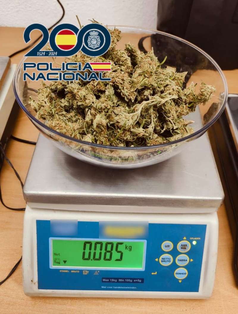 Imagen de la marihuana intervenida facilitada por la Policía Nacional./EFE