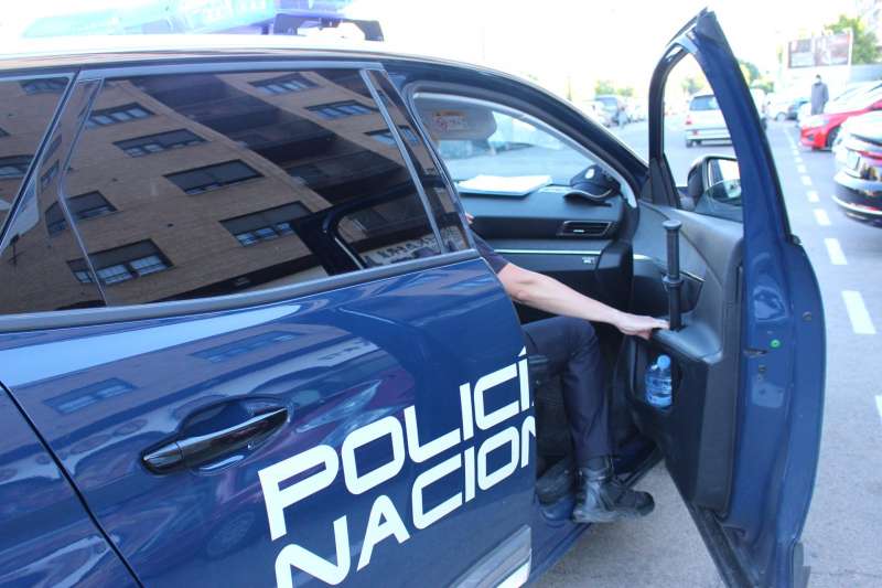 Imagen de archivo de un coche de la Policía Nacional. EFE
