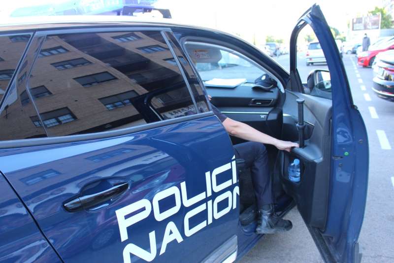 Imagen de archivo de un coche de la Policía Nacional. EFE

