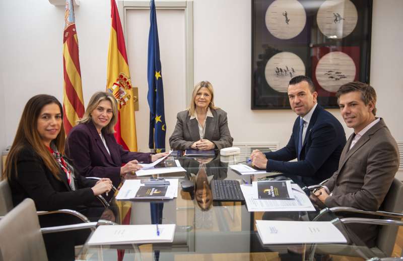 Reunión para la coordinación administrativa por el eclipse solar total 2026. / EPDA