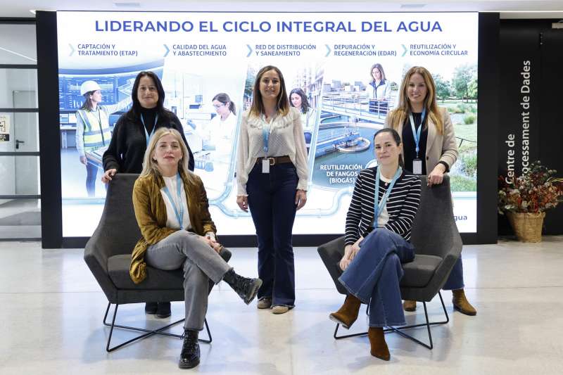 Patricia Urban, María Ángeles De Pedro, Yolanda Pérez, Ángela Alcaide, y María Isabel Gil (izqda a dcha). EFE/Ana Escobar