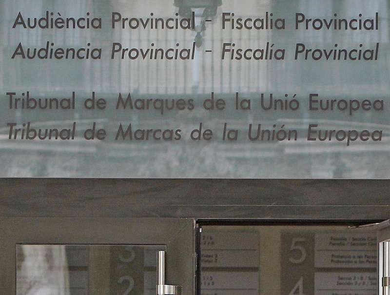 Entrada principal de la Audiencia Provincial de Alicante. EFE/Morell
