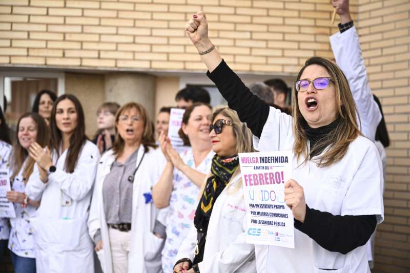 Los médicos de la Comunitat Valenciana están convocados por seis sindicatos a una nueva huelga.Archivo/ EFE/Andreu Esteban
