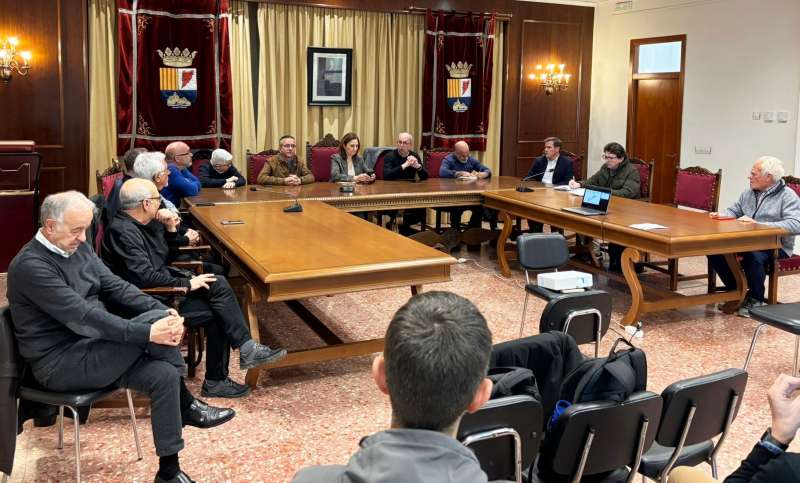 Reunió de Paco Comes amb els alcaldes de la Costera./ EPDA