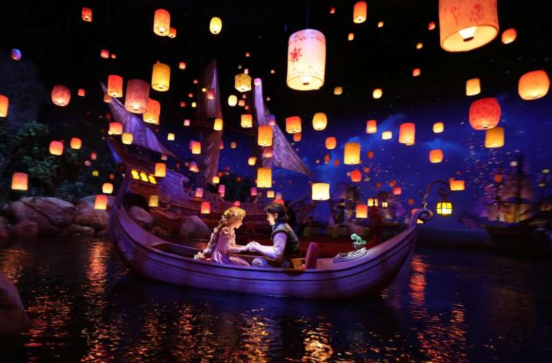 Escena con Rapunzel en un festival de Disney. EFE/Franck Robichon
