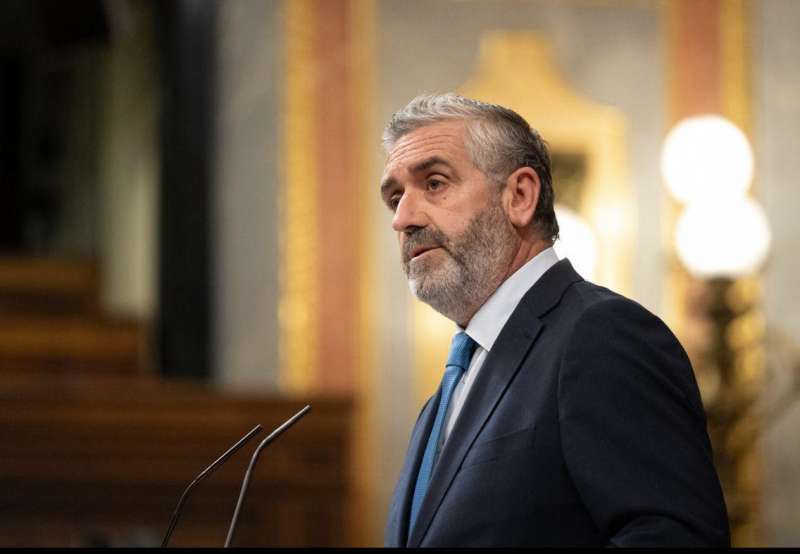 El secretario general del PP en la Comunitat Valenciana, Carlos Gil, quien ha criticado la candidatura de Mónica Oltra a la ciudad de Valencia a pesar de estar inmersa en una polémica judicial. / EPDA