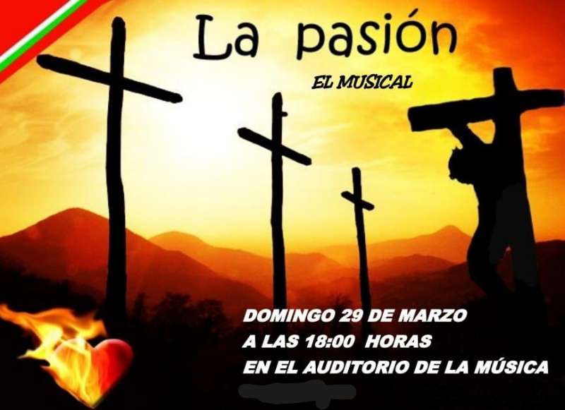 Los Juniors de la Parroquia Santa Bárbara hacen una representación de la Pasión de Jesús. /EPDA