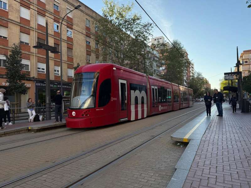 Tranvía en la parada de Benimaclet, este miércoles. EFE/Loli Benlloch
