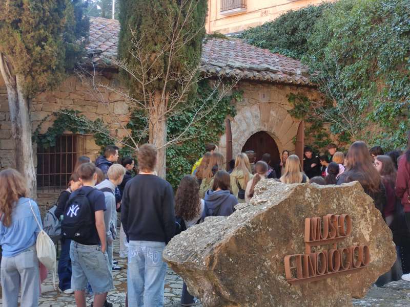 Visita al Museo Etnológico de Alpuente. /EPDA