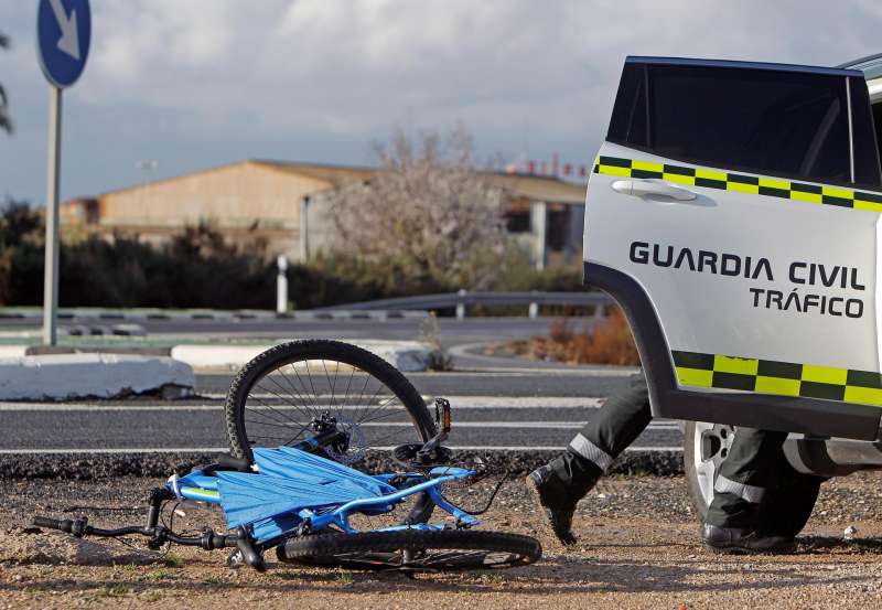 Imagen de archivo de un accidente de una bicicleta. EFE/Morell/Archivo
