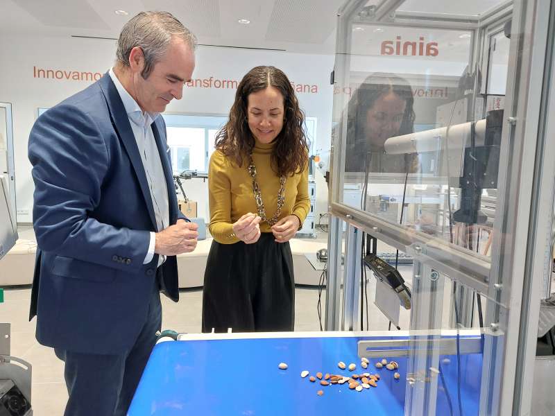 La compañía presenta una tecnología de visión hiperespectral que permite la inspección de productos a granel de forma automatizada, profunda y precisa
