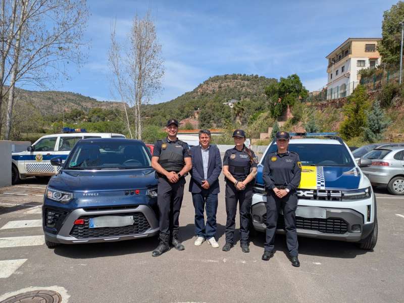 Olocau renova la flota municipal amb dos nous vehicles. /EPDA Olocau renova la flota municipal amb dos nous vehicles. /EPDA
