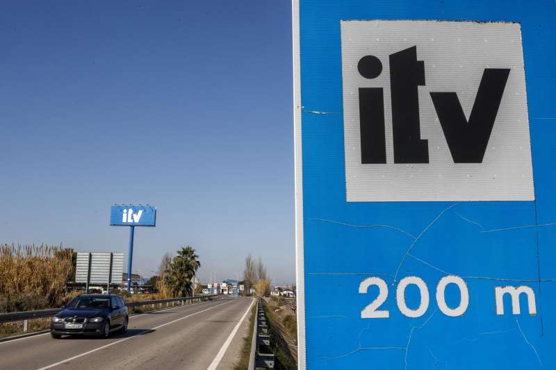 Imagen de archivo de un cartel anunciador de una ITV.EFE/ Kai Forsterling /Archivo
