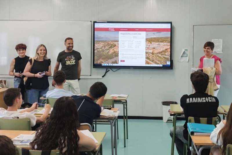 Joves d?Ontinyent participant en activitats municipals./ EPDA