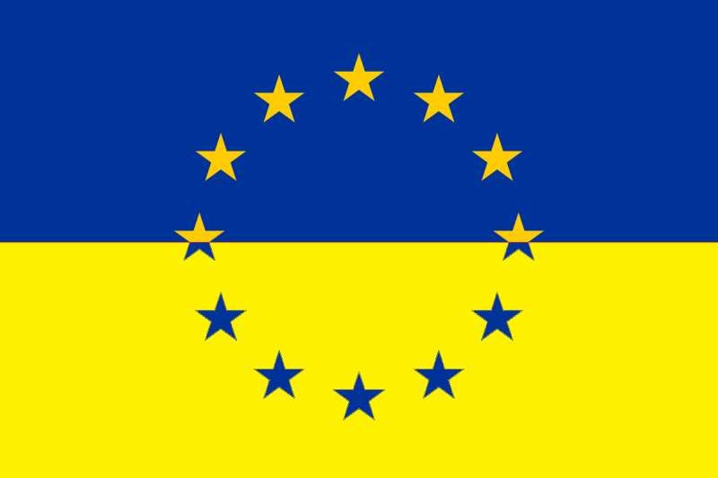 Integración de las banderas de Ucrania y la Unión Europea. / Foto Wikimedia Commons