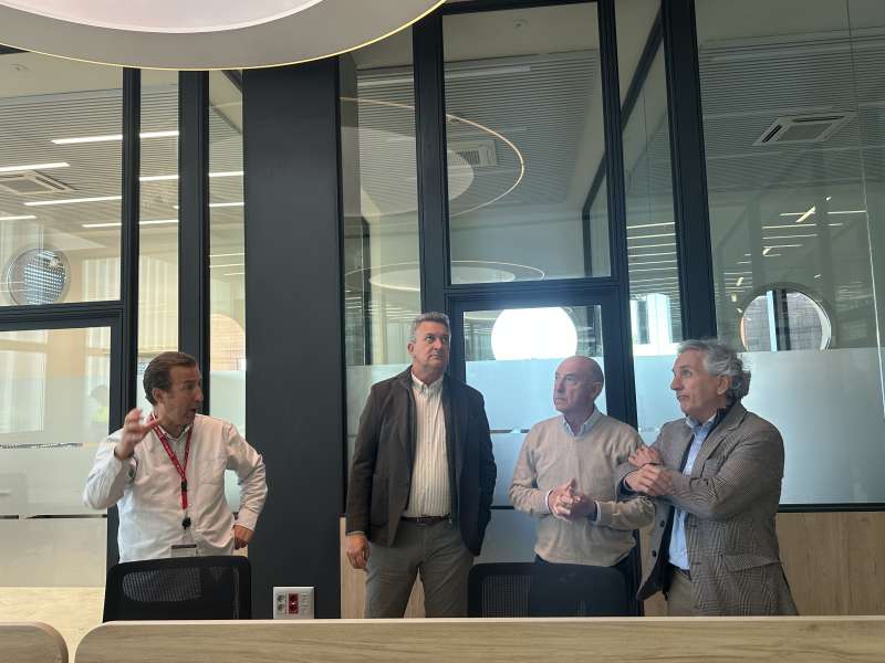 Martínez Mus, en un momento de la visita a las oficinas de València Sud./EPDA