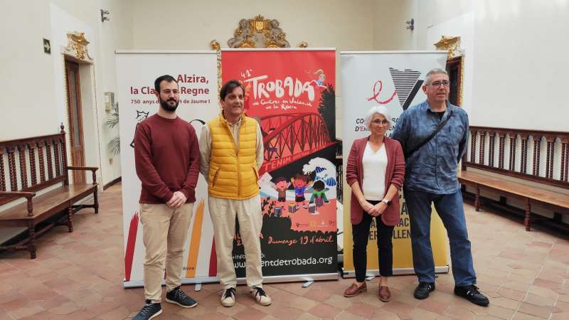 Presentació a Alzira del programa d"activitats de la 41a Trobada d"Escoles en Valencià de la Ribera. / EPDA