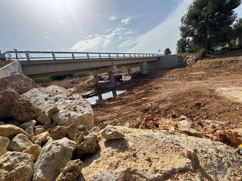 Nuevo puente del Cerrito Royo en Pedralba. /EPDA
