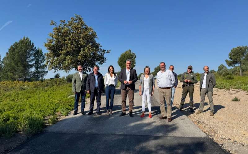 El vicepresidente tercero y conseller de Medio Ambiente, Infraestructuras, Territorio y de la Recuperación, Vicente Martínez Mus, en su visita a la Vall d?Alba. / EPDA El vicepresidente tercero y conseller de Medio Ambiente, Infraestructuras, Territorio y de la Recuperación, Vicente Martínez Mus, en su visita a la Vall d?Alba. / EPDA