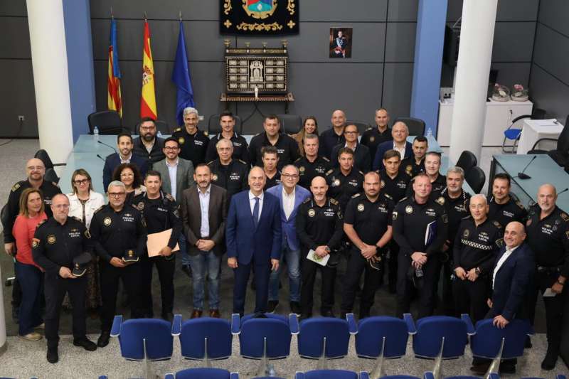 El conseller de Emergencias e Interior, Juan Carlos Valderrama, anuncia en Benaguasil la creación de una base de datos común para unificar los protocolos de todas las policías locales de la Comunitat Valenciana. /EPDA