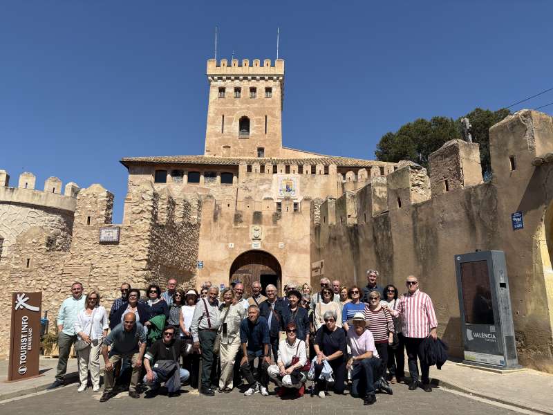 Alumnos del Instituto Nacional de Bachillerato de Liria  de los Cursos 1972-1976 en Benissanó. / EPDA