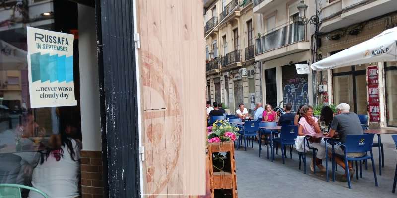 La ZAS de Russafa amenaza con devolver al barrio a sus años más grises. /EPDA