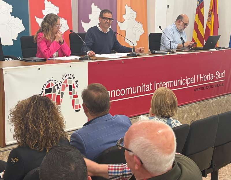 Un moment de la comparecència de la presidència de la Mancomunitat./EPDA