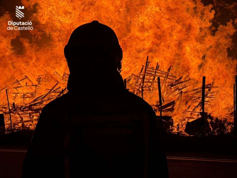 Imagen del incendio facilitada por la Diputación de Castellón.
