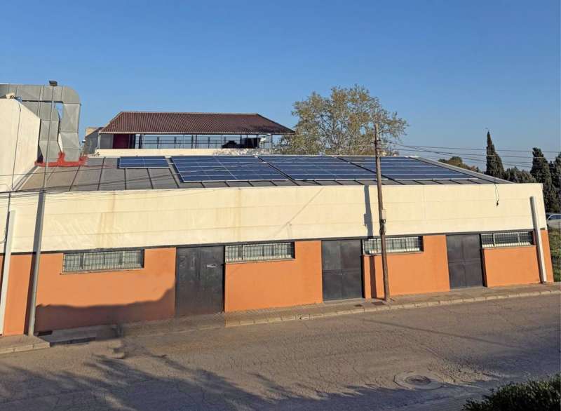 Nueva instalación fotovoltaica en el Centro de los Jubilados de Benaguasil. / EPDA