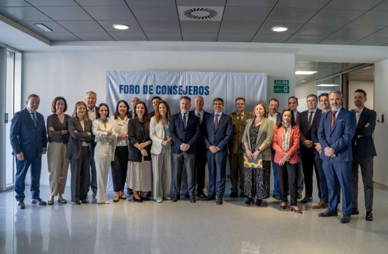 El acto ha contado con la participación de representantes de la Oficina Nacional de Seguridad (Ministerio de Defensa), CDTI, Generalitat Valenciana, la CEV y los institutos tecnológicos. /EPDA