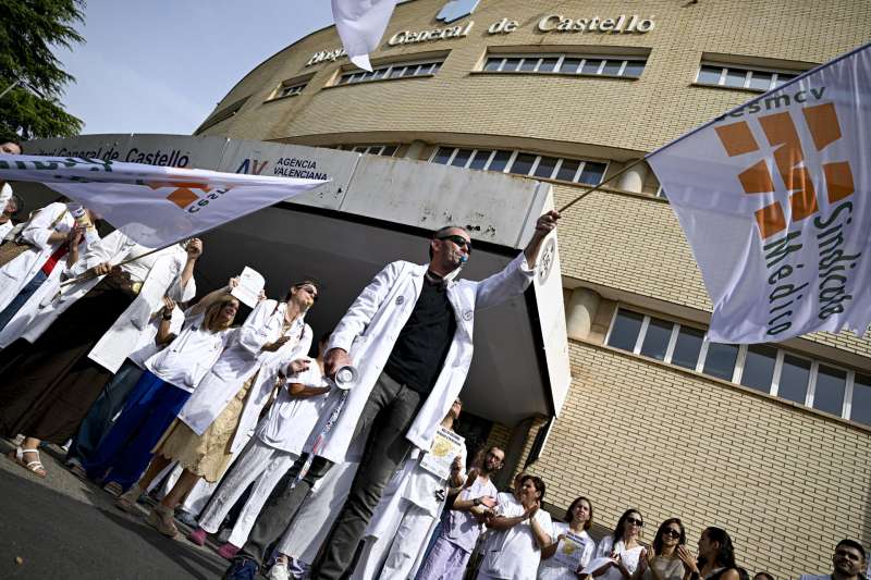 Huelga de médicos en el Hospital General de Castellón, en una imagen de archivo. EFE/Andreu Esteban
