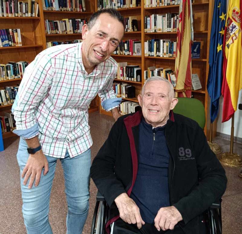 Juan B. Renau Ramón, "Batiste", i Lluís Mesa, cronista oficial d"Estivella. / EPDA