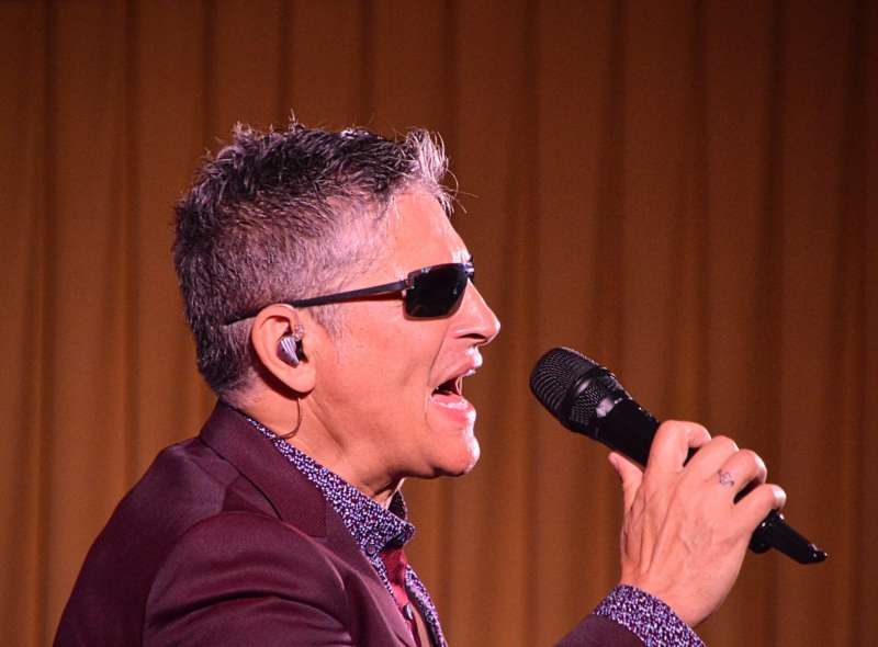 Serafín Zubiri durante su concierto en Nules./ EPDA
