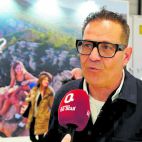El alcalde de Sedaví y presidente de la Mancomunitat de l'Horta Sud atendiendo a El Periódico de Aquí.