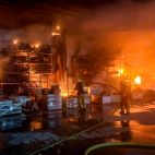 incendio en una fábrica de tejas de la localidad alicantina de Agost.