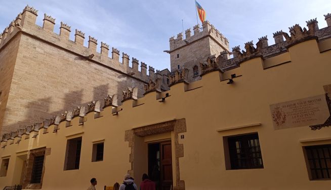 Lonja, por donde entraba la seda Lonja, por donde entraba la seda